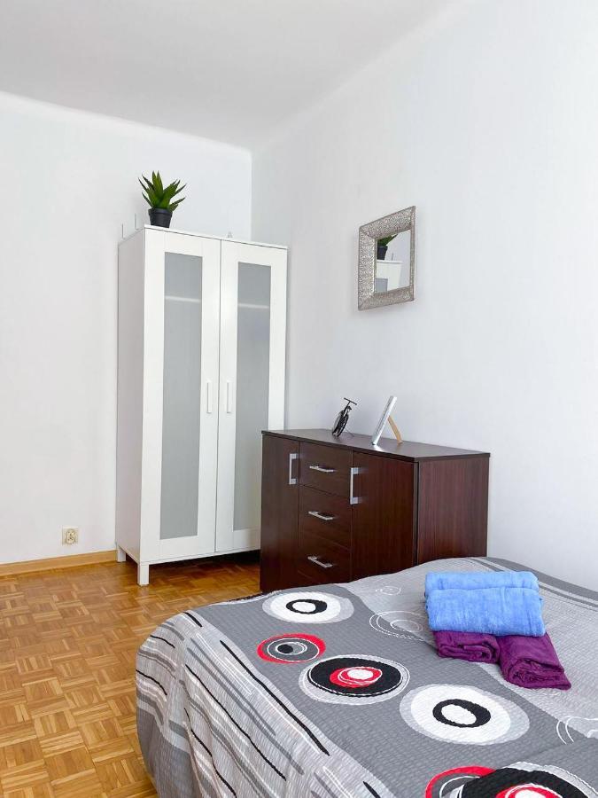 Room №3 Grzybowska 5 The Very Center Of ワルシャワ エクステリア 写真
